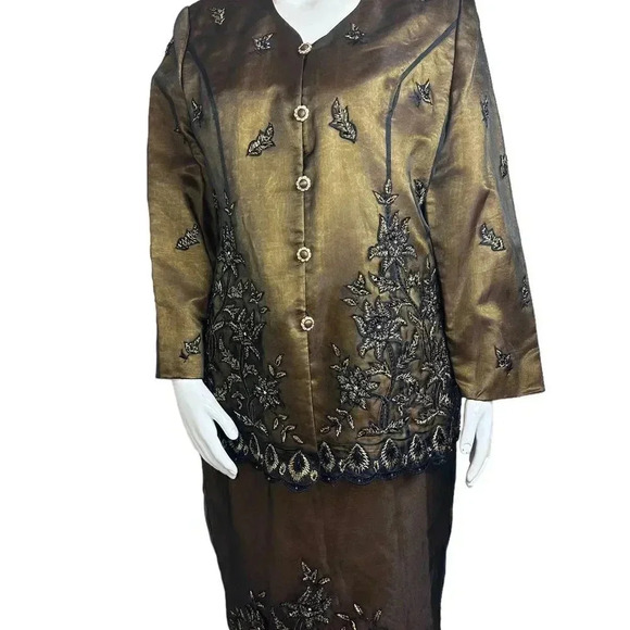 NWT Donna Vinci Couture embellished gold with black overlay Suit size 18 - Picture 2 of 16